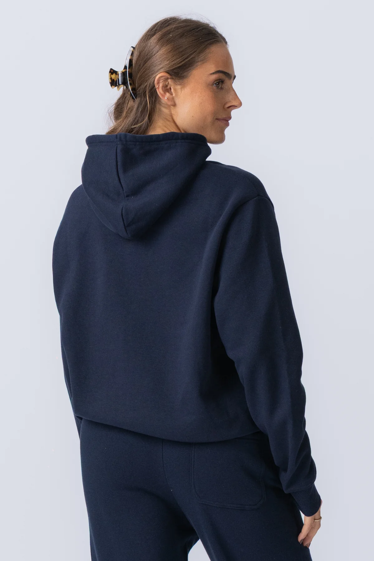 Sweat à capuche essentiel - Marine – Image 8