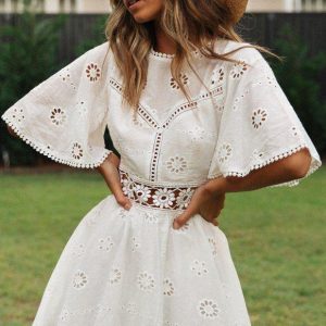 Mini Robe Blanche En Dentelle Transparente