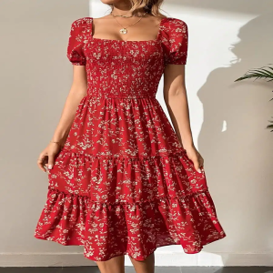 Robe rouge bohème col carré bustier froncée