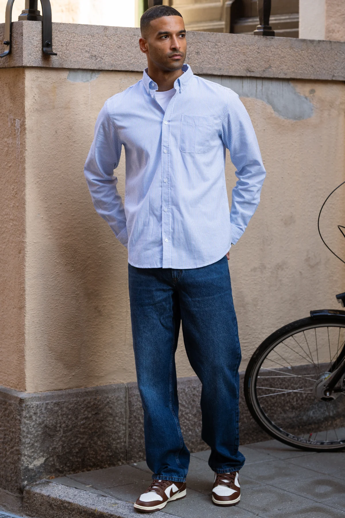 Jeans en ajustement détendu - denim bleu foncé – Image 8