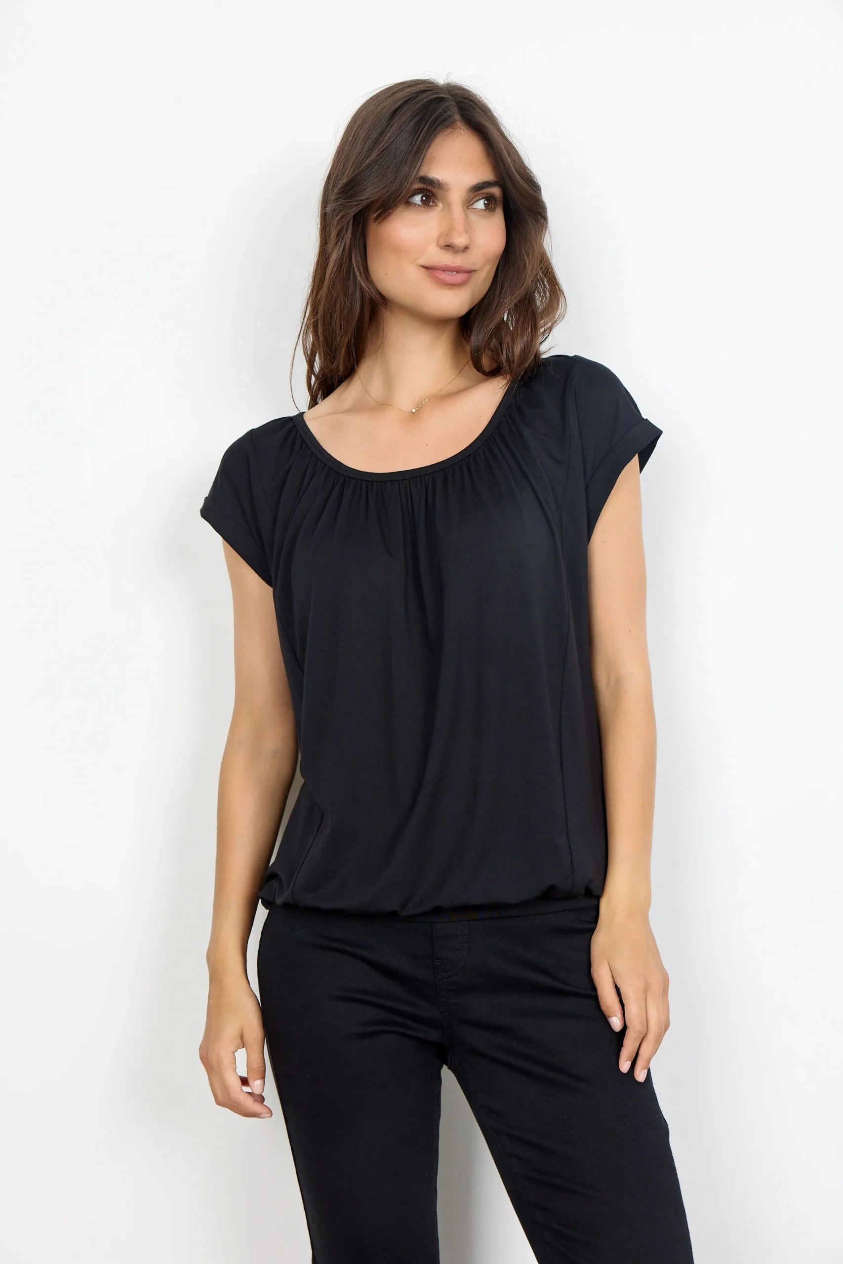 T-Shirt col en U Bande camouflante pour le ventre – Image 5