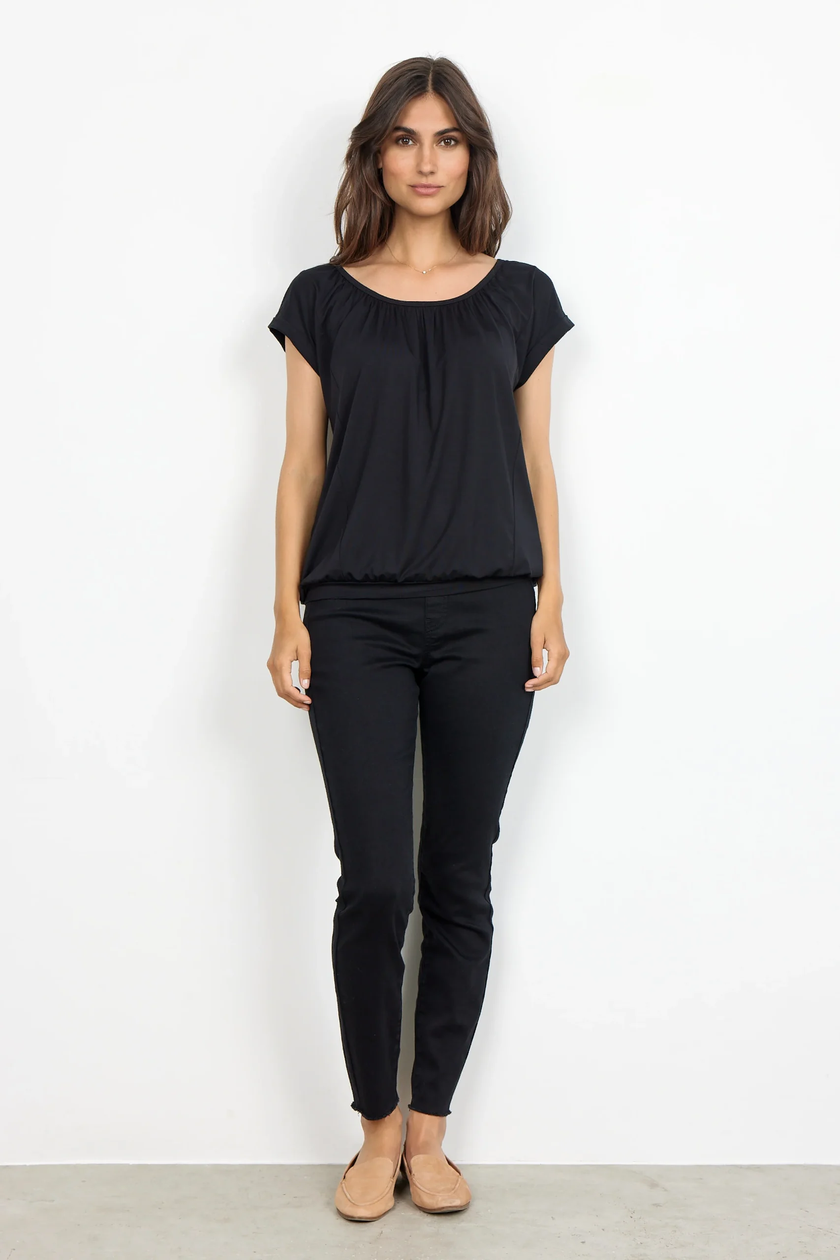 T-Shirt col en U Bande camouflante pour le ventre – Image 9