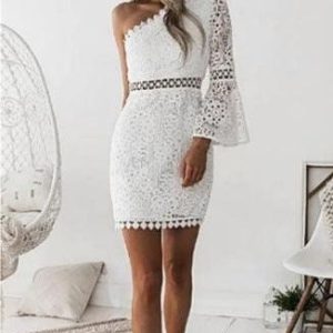 Robe Courte Bohème Blanche Asymétrique