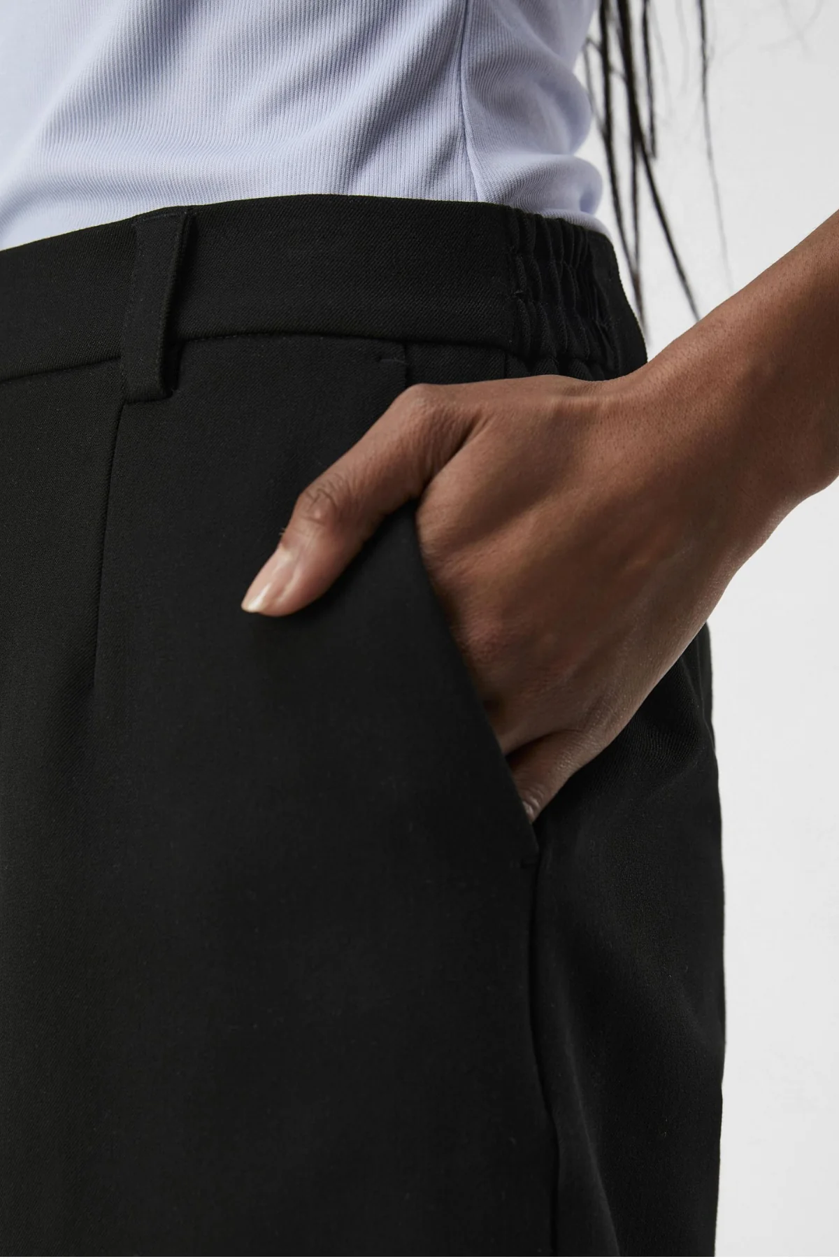 Lisa MW Short Shorts - Noir – Image 2