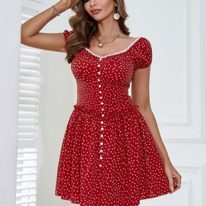 Robe Mignonne À Pois Rouges Et À Manches Courtes