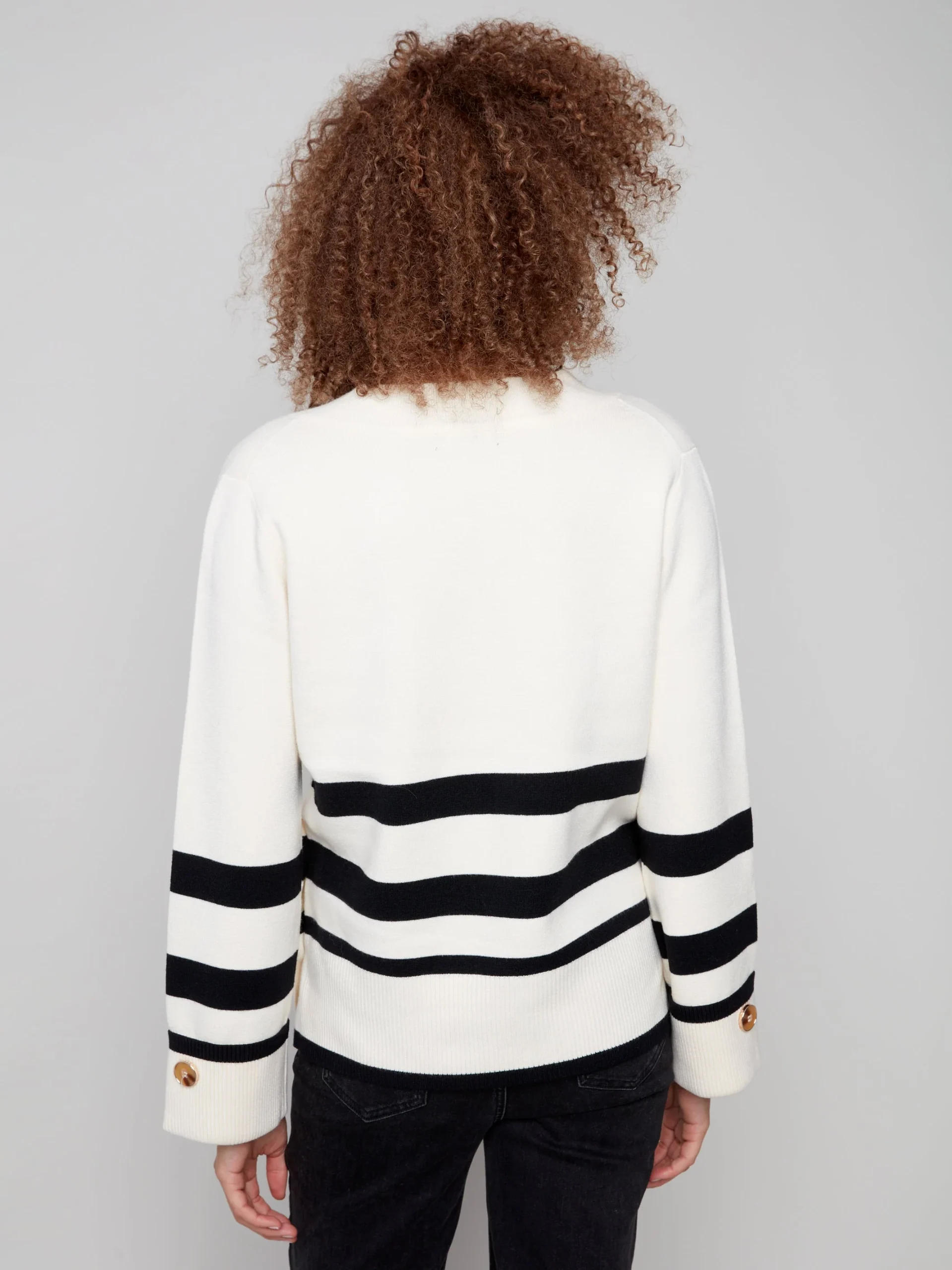 Chandail Tricot Col V Rayé – Image 2