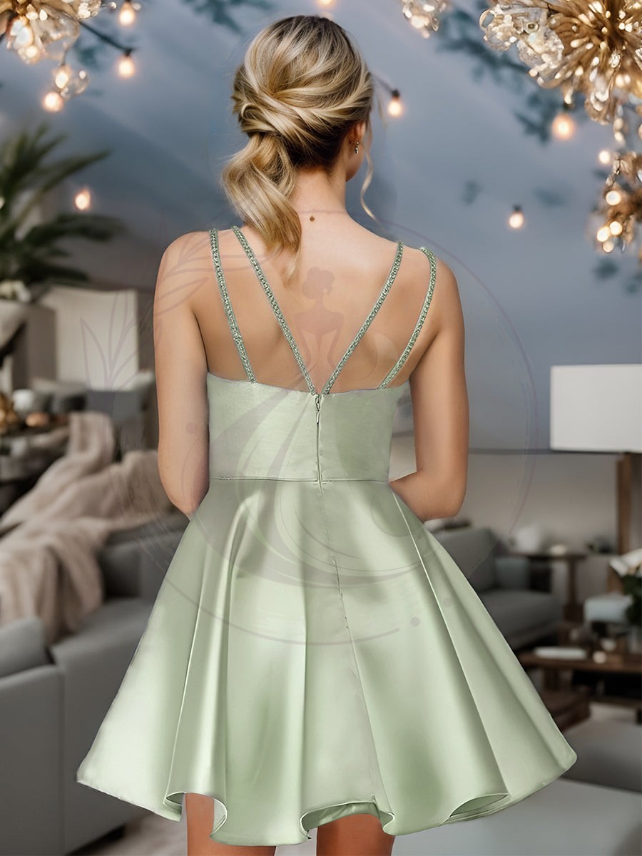 Robe de soirée trapèze en satin à double bretelles spaghetti et strass – Image 7