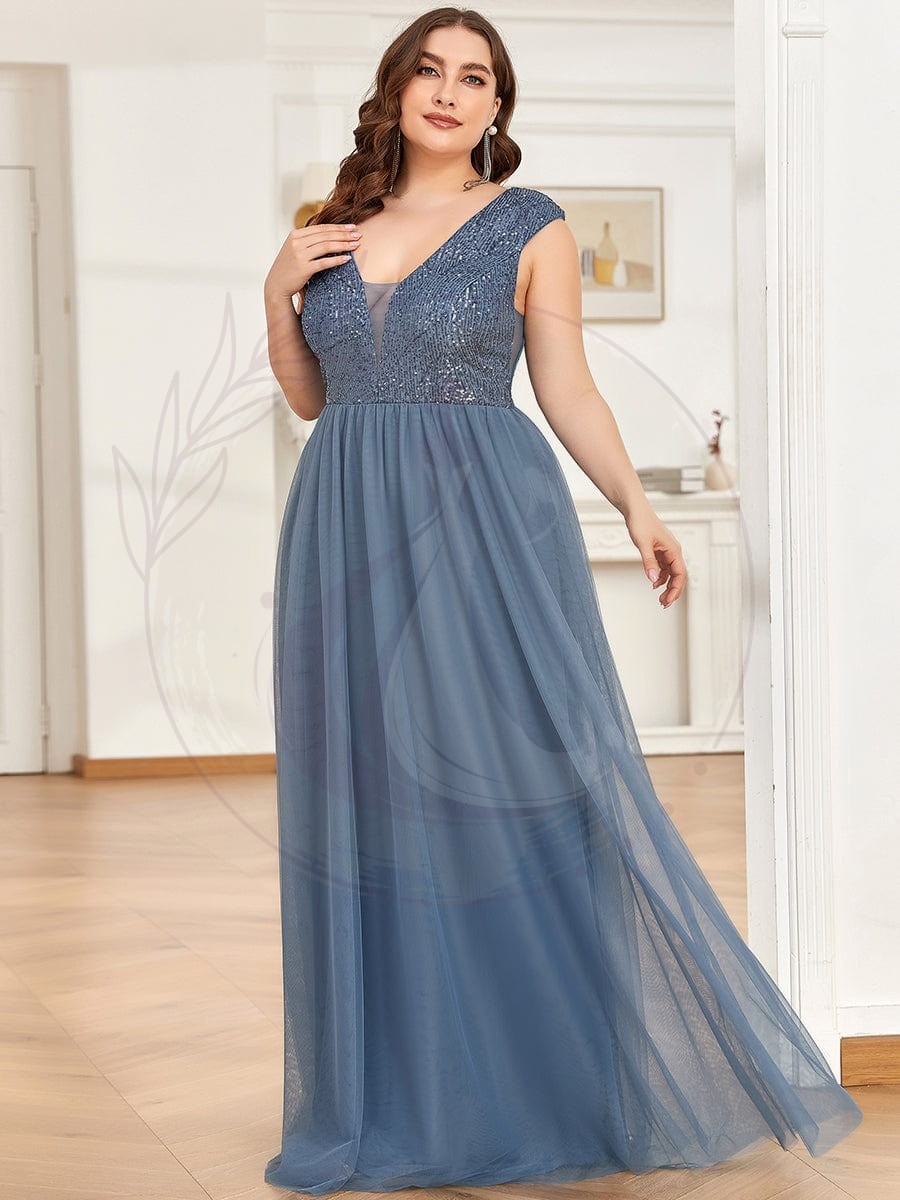 Robe de soirée en tulle à encolure en V plongeante à sequins et illusion de grande taille – Image 9