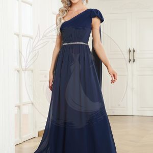 Robe de soirée asymétrique en mousseline à taille ornée