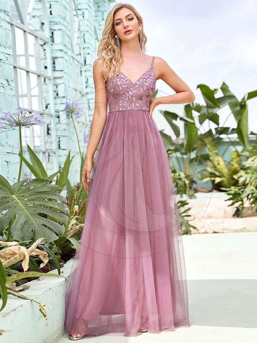 Robe de Bal en tulle à col en V et bretelles minces brodées au sol – Image 6
