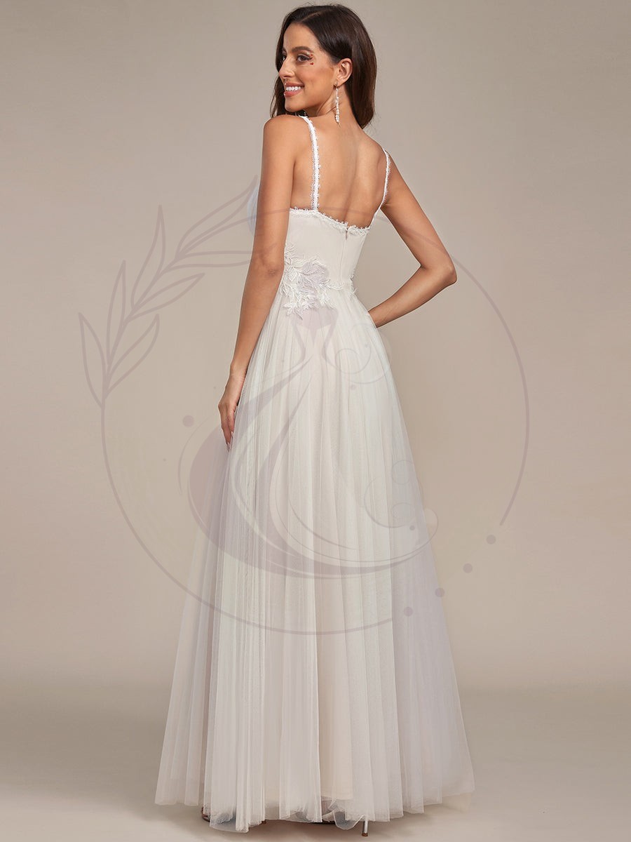 Robe de mariée A-ligne à encolure en V brodée à bretelles spaghetti – Image 3