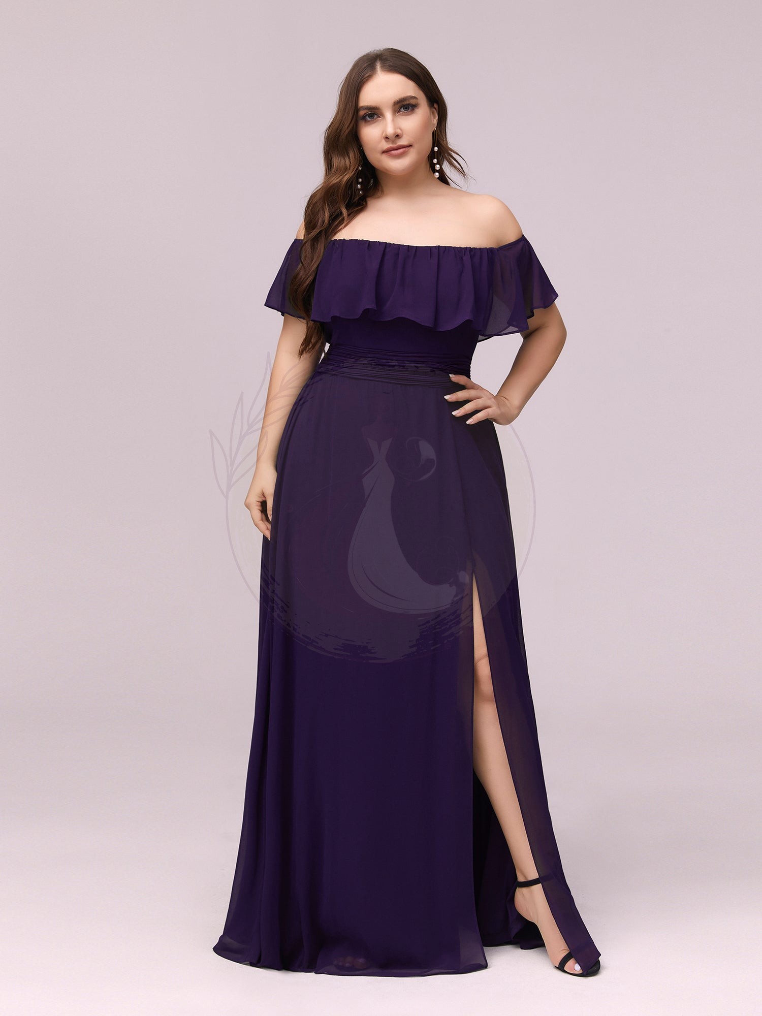 Robe de soirée Grande taille à volants et épaules dénudées – Image 8