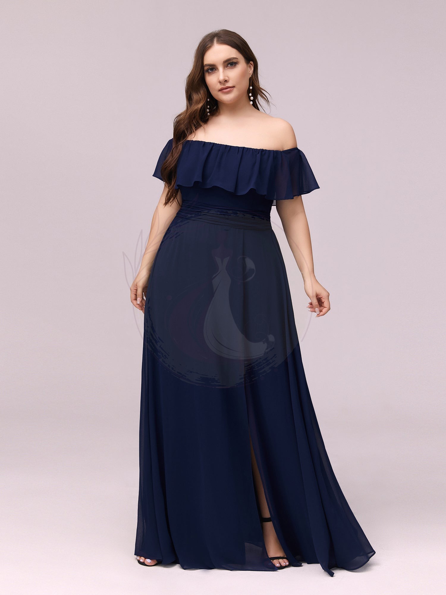 Robe de soirée Grande taille à volants et épaules dénudées – Image 5