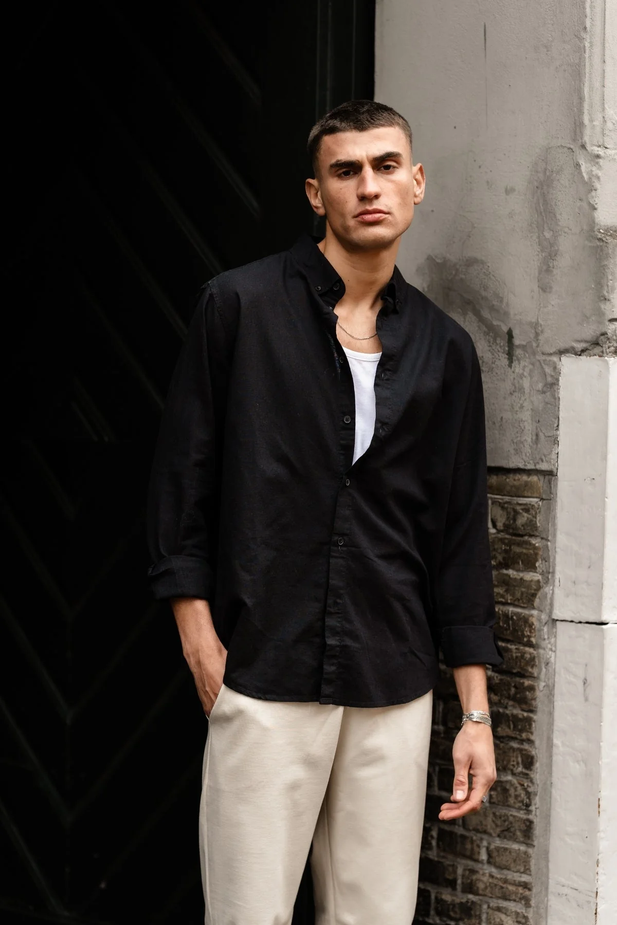 Chemise en lin - noir – Image 2