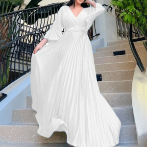 Robes bohème chic grande taille de couleur blanche plissée