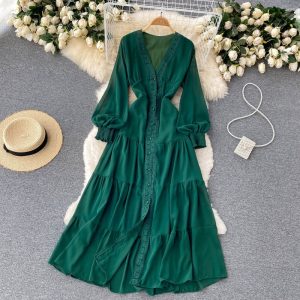 Robe bohème chic dentelle verte plissée à manches longues