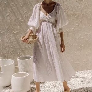 Robe longue bohème chic croisée à l’avant blanche demi-manches
