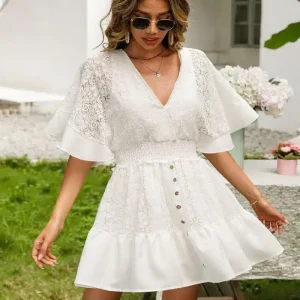 Robe bohème chic blanche en dentelle