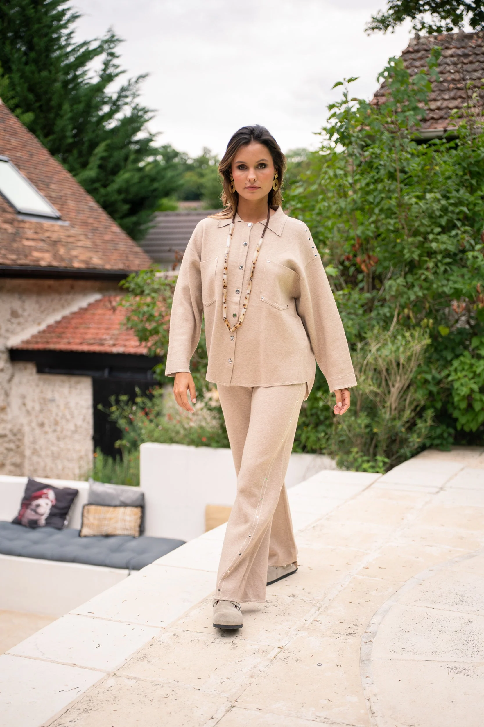 Pantalon flare à détails cloutés Ruth