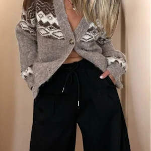 Pantalon Large Chic Gaëlle: Confort et Élégance Polyvalente