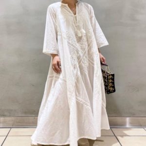 Dentelle robe longue bohème chic blanche surdimensionné